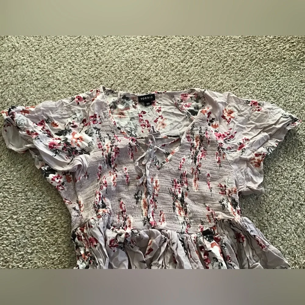 Torrid pink Floral smocked dress size00 - Picture 4 of 9